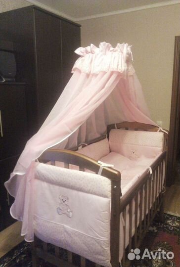 Детская кроватка с матрасом