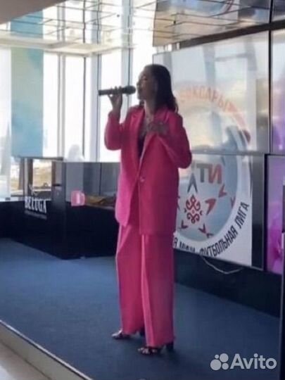 Певица в ресторан