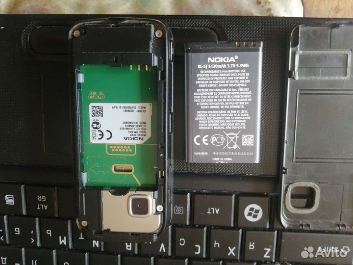 Телефон Nokia 52 28