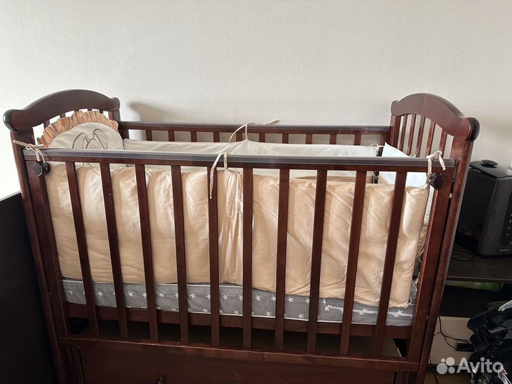 Детская кроватка