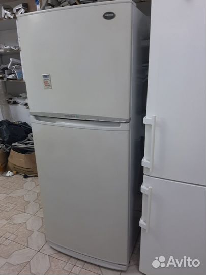Холодильник Samsung