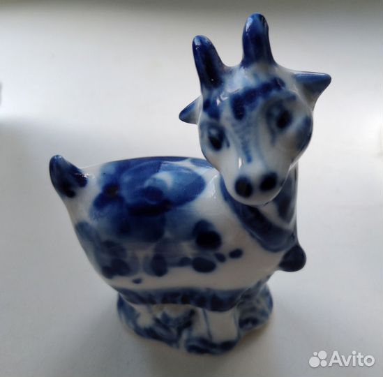 Статуэтка фарфор