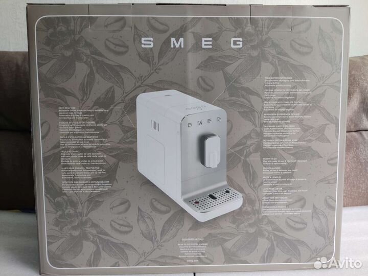 Кофемашина Smeg BCC01rdmeu Красная Новая
