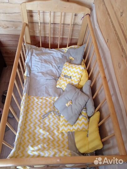 Детская кроватка для малышей, в хорошем состоянии
