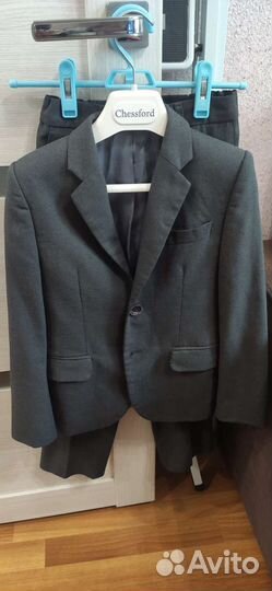 Школьный костюм для мальчика 128 серый