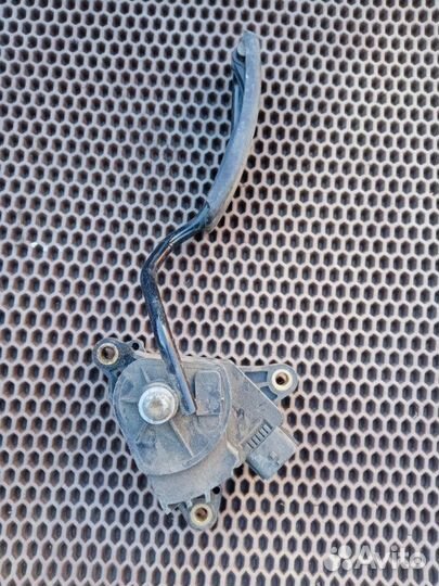 Педаль газа Renault Megan 2