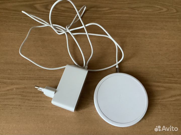 Беспроводное зарядное устройство Belkin