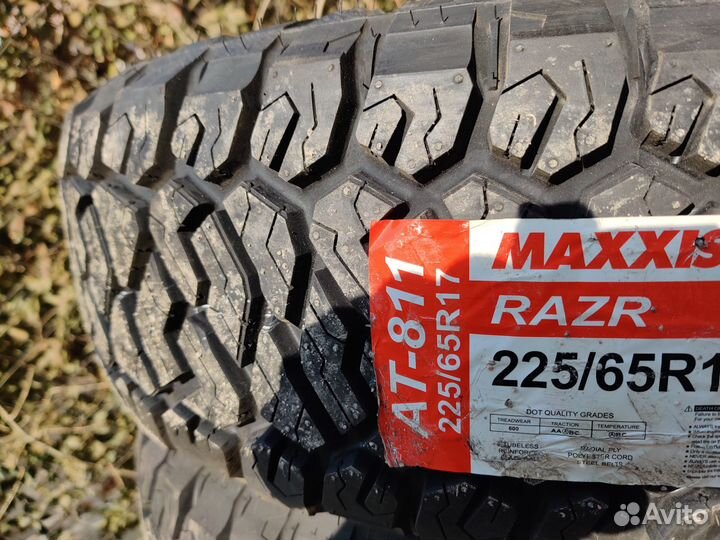 Maxxis AT-811 Razr AT 265/75 R16