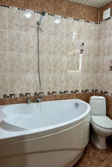 2-к. квартира, 48 м², 1/9 эт.