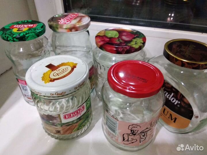 Банки с крышками