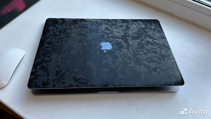 Macbook pro 15 2018 i9/32/1TB + Vega