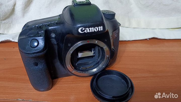 Зеркальный фотоаппарат Canon 7D body 18,5 k пробег