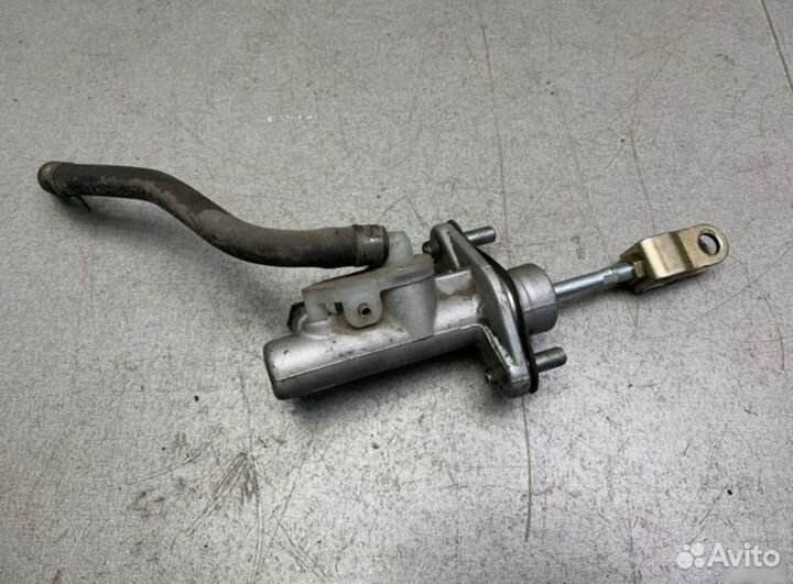 Главный цилиндр сцепления Mitsubishi Lancer 9