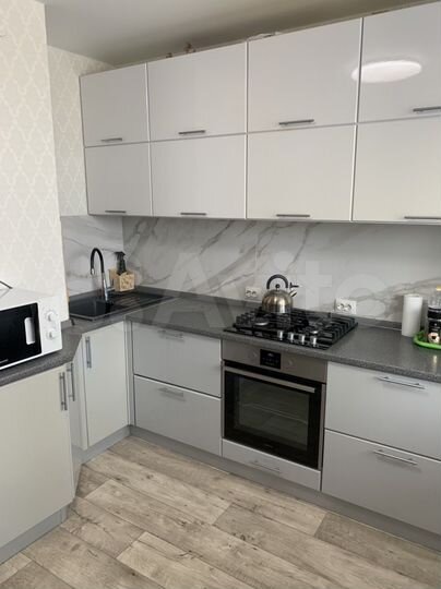 2-к. квартира, 65 м², 8/17 эт.