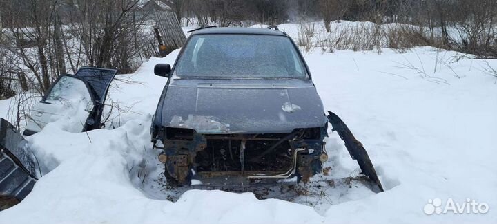 Mitsubishi Space Wagon 2.0 МТ, 1996, битый, 300 000 км