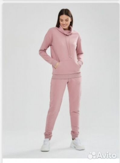 Спортивный костюм женский