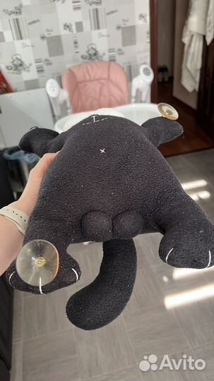 Кот на стекло мягкая игрушка кот с яйцами