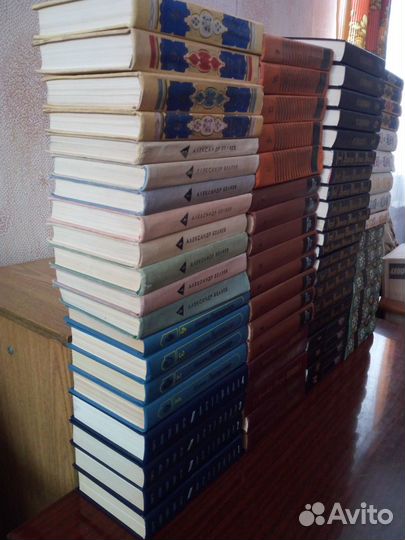 Книги Конан Дойль,Чапек,Шукшин,Конни