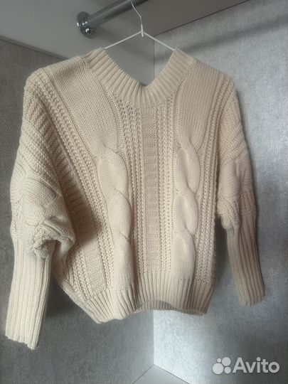 Свитер женский