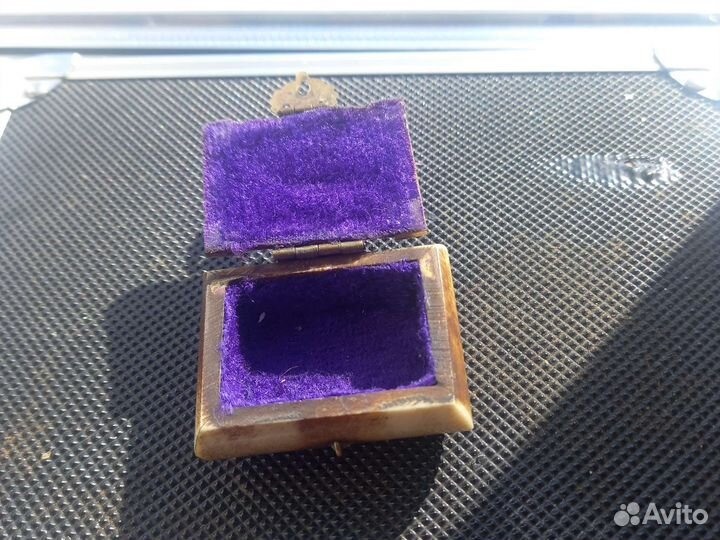 Шкатулка из рога