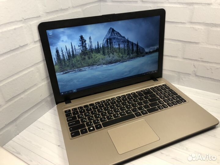 Быстрый ноутбук Asus SSD 2 ядра