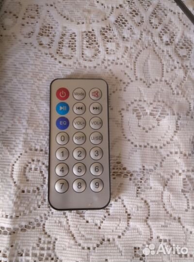 Караоке колонка блютузНовая микрофон и пульт