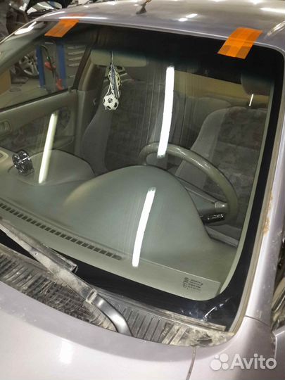 Стекло renault 