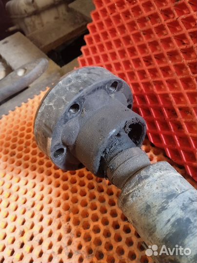 Вал карданный передний Volkswagen Touareg