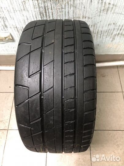 Bridgestone Potenza RE070R 285/35 R20