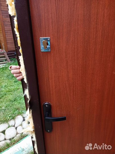 Дверь входная металлическая