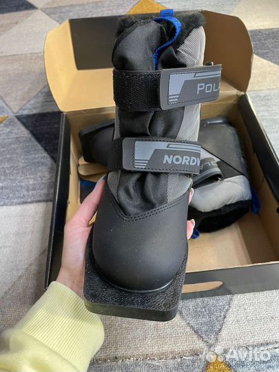 Лыжные ботинки