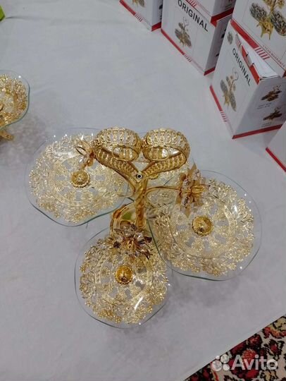 Конфетница наличии ваза золотисти