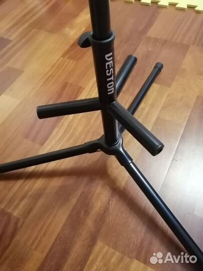 Стойка для гитары