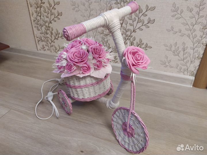 Велосипед, розы