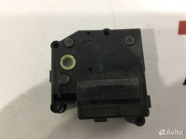 Моторчик заслонки отопителя Lexus LS460L 638000930