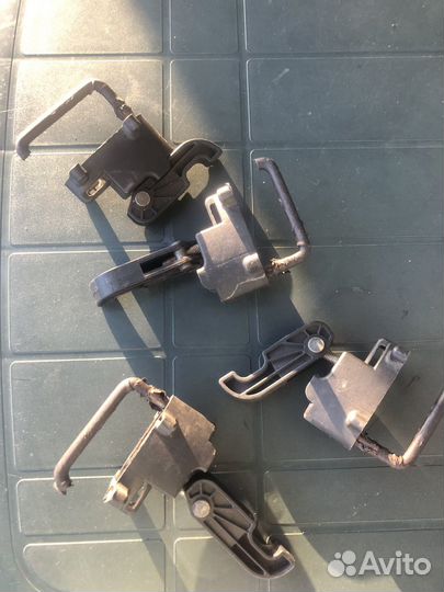 Крепления для бокса к релингам