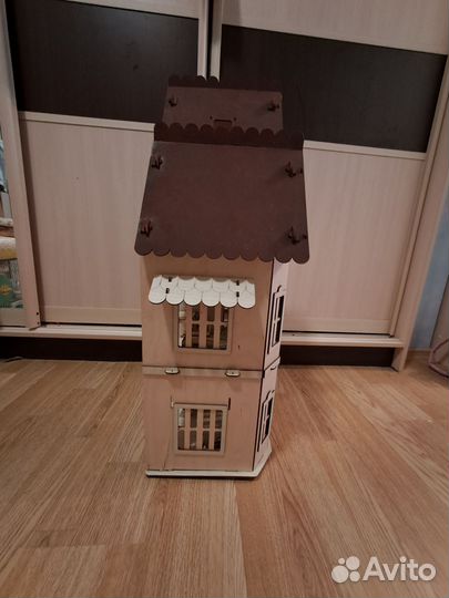 Домик кукольный с мебелью деревянный