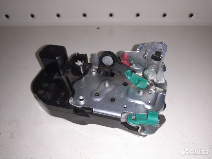 Chrysler Sebring / Dodge Stratus Замок двери Новый