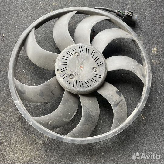 Вентилятор ож с лопостью BMW F20 F30 F32