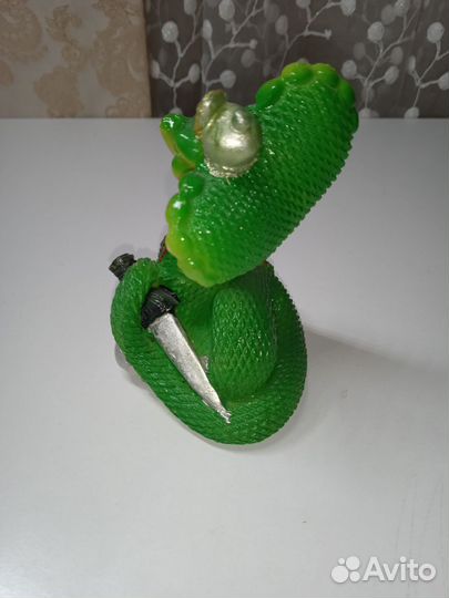 Фигурка Змея