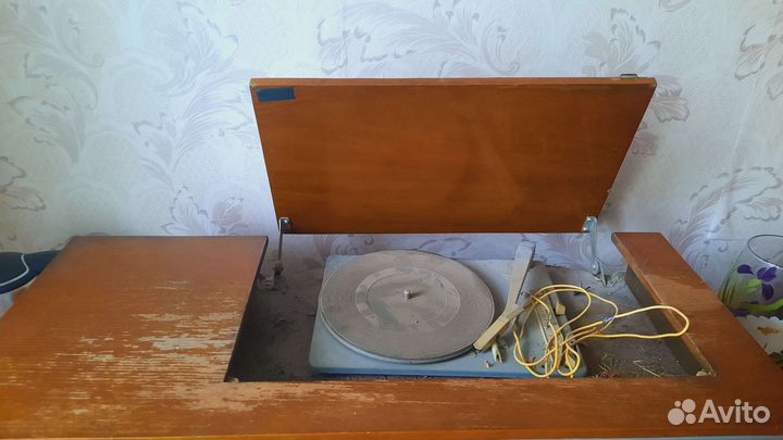 Радиола контата-203