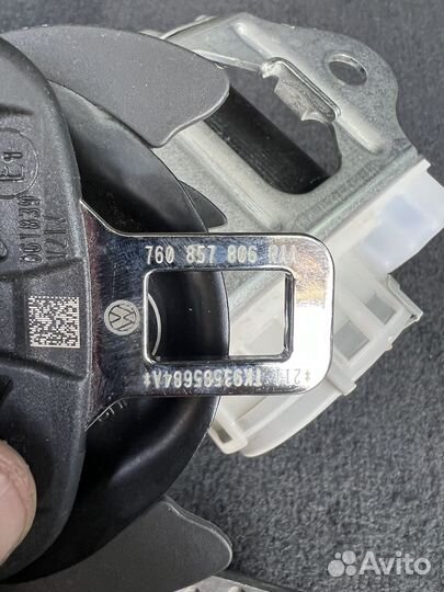 Передние ремни безопасности Volkswagen Touareg 3