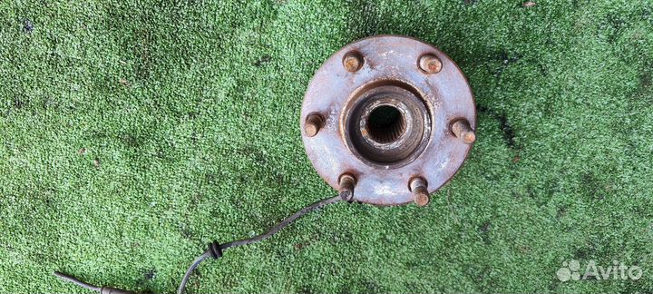 Передняя ступица nissan navara 2007