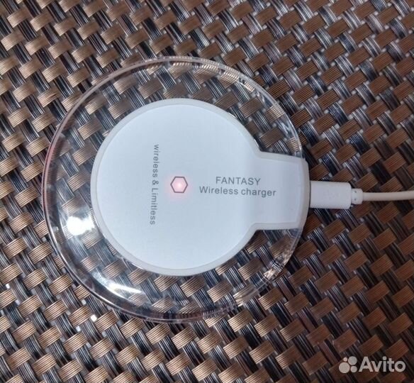 Беспроводное зарядное устройство для телефона