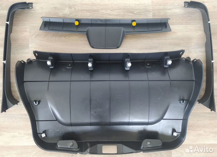 Обивка двери задка Лада Гранта Лифтбек