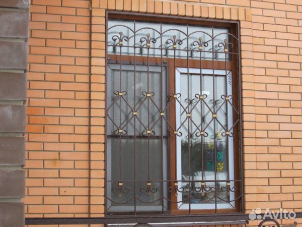 Решетки на окна кованые N 488