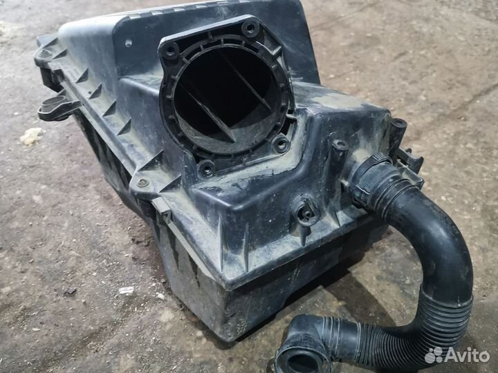 Корпус воздушного фильтра Skoda Octavia A4 Bfq