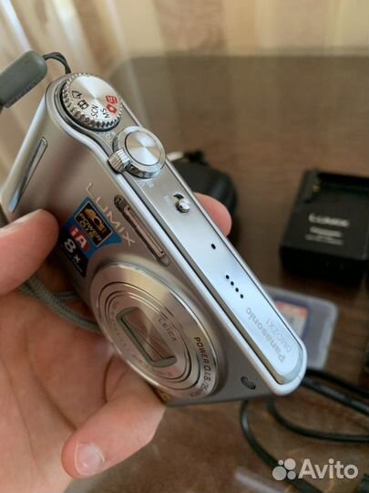 Компактный цифровой фотоаппарат