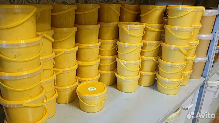 Мёд с прополисом-рекомендую держать Всем в аптечке