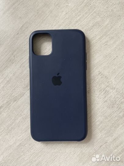 Чехол на iPhone 11